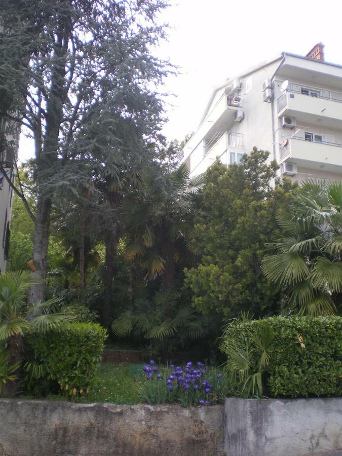 Apartment Nadia Lovran Bagian luar foto